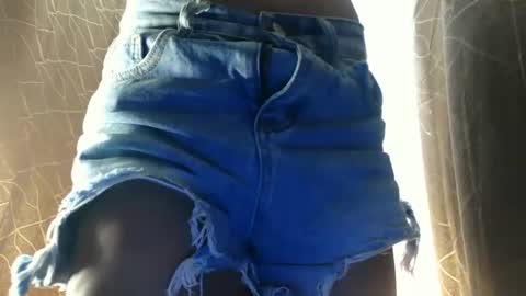 Snapshot of ur_perfectgirlmsa chatting on December 2024 03:01:01 PM Ms. A lets go pass or pvt show online show from December 2024 03:01:01 PM