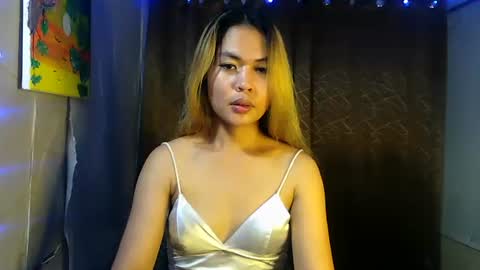 Snapshot of ur_perfectgirlmsa chatting on January 2025 12:42:01 PM Ms. A lets go pass or pvt show online show from January 2025 12:42:01 PM