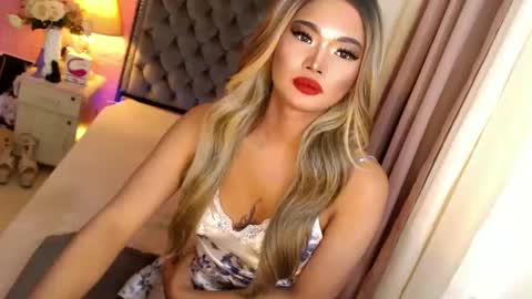Snapshot of ur_sassygirl chatting on February 2025 01:32:01 AM Kath online show from February 2025 01:32:01 AM