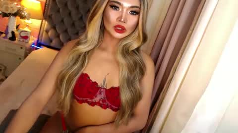 Snapshot of ur_sassygirl chatting on February 2025 02:44:02 AM Kath online show from February 2025 02:44:02 AM