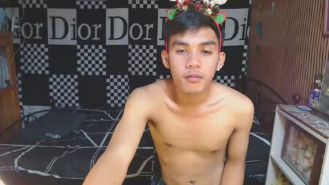 ur_shan21 online show from December 2025 03:08:02 PM