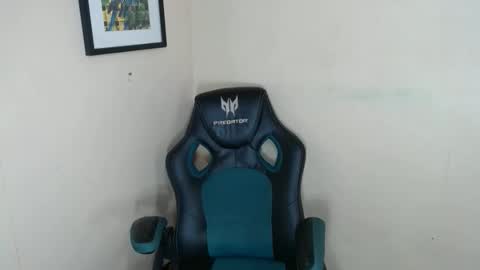 Snapshot of urasian_femboyxxx chatting on April 2026 11:00:01 PM urasian_femboyxxx online show from April 2026 11:00:01 PM