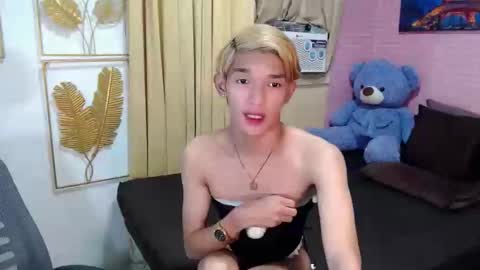 Snapshot of urasian_john20 chatting on May 2026 05:39:01 PM urasian_john20 online show from May 2026 05:39:01 PM