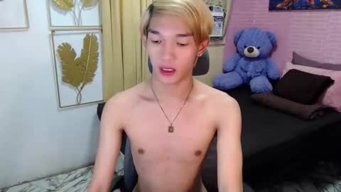 Snapshot of urasian_john20 chatting on May 2026 05:20:02 PM urasian_john20 online show from May 2026 05:20:02 PM