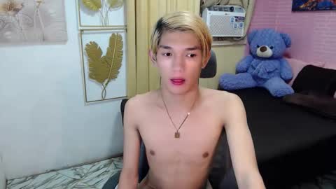 Snapshot of urasian_john20 chatting on May 2026 08:48:02 PM urasian_john20 online show from May 2026 08:48:02 PM