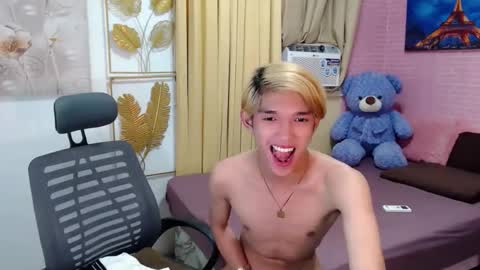 Snapshot of urasian_john20 chatting on May 2026 07:44:01 PM urasian_john20 online show from May 2026 07:44:01 PM