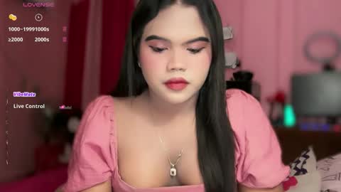 Snapshot of urbabysofia0305 chatting on June 2026 07:04:02 PM Sofia online show from June 2026 07:04:02 PM