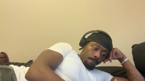 urbandick5 online show from November 2025 11:15:01 PM