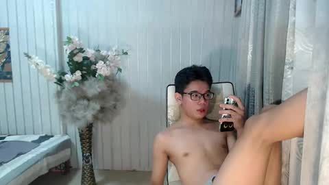 Snapshot of urdreamboy_doms chatting on April 2026 05:58:01 PM urdreamboy_doms online show from April 2026 05:58:01 PM