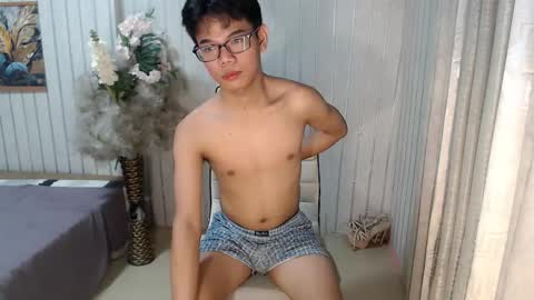 Snapshot of urdreamboy_doms chatting on April 2026 06:27:02 PM urdreamboy_doms online show from April 2026 06:27:02 PM