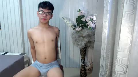 Snapshot of urdreamboy_doms chatting on April 2026 05:49:02 AM urdreamboy_doms online show from April 2026 05:49:02 AM