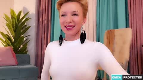 Snapshot of urgoddessjenny chatting on February 2025 05:58:01 PM Jenny online show from February 2025 05:58:01 PM