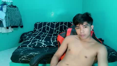 Snapshot of urhot_jeremyxx chatting on May 2026 05:51:01 PM jeremy online show from May 2026 05:51:01 PM