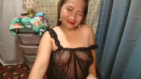 Snapshot of urhotmomzoey chatting on July 2026 12:42:02 PM urhotmomzoey online show from July 2026 12:42:02 PM