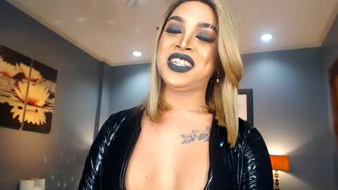 UrMajestyTyra online show from February 2025 06:25:02 AM