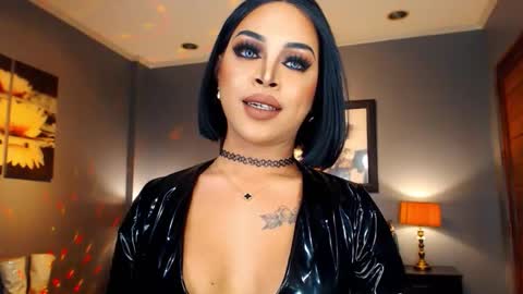 UrMajestyTyra online show from October 2025 10:40:02 PM