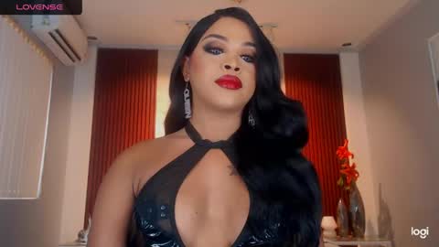 Snapshot of urmajestytyra chatting on June 2026 01:22:01 AM UrMajestyTyra online show from June 2026 01:22:01 AM