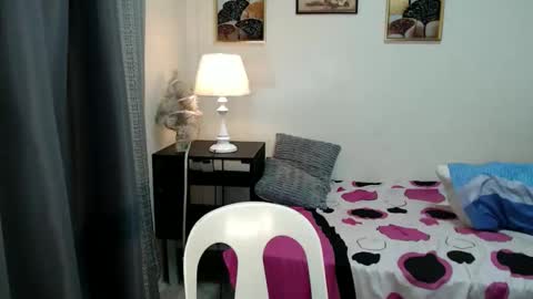 Snapshot of urnaughty_trishaxx chatting on September 2025 09:42:02 PM trisha online show from September 2025 09:42:02 PM