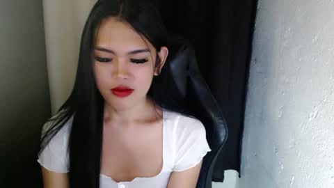 Snapshot of urpinayjenfuckerxxx chatting on February 2025 11:06:02 AM Jenny online show from February 2025 11:06:02 AM