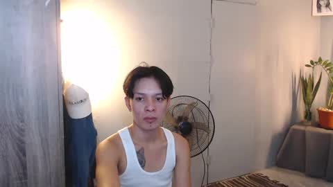 Snapshot of urpinoyasianx chatting on February 2025 03:18:02 PM Mel online show from February 2025 03:18:02 PM
