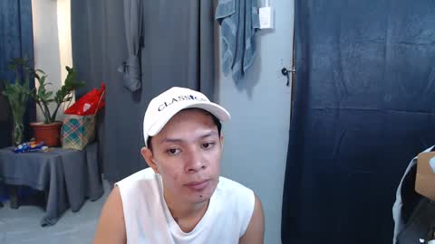 Snapshot of urpinoyasianx chatting on February 2025 08:07:02 PM Mel online show from February 2025 08:07:02 PM