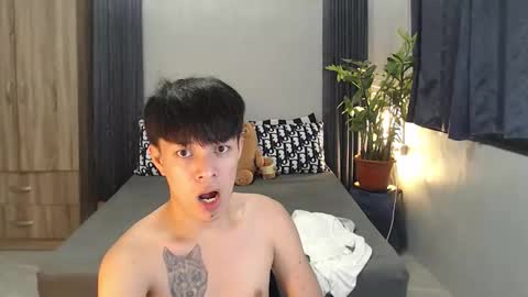 Snapshot of urpinoyasianx chatting on December 2025 08:21:02 AM Mel online show from December 2025 08:21:02 AM