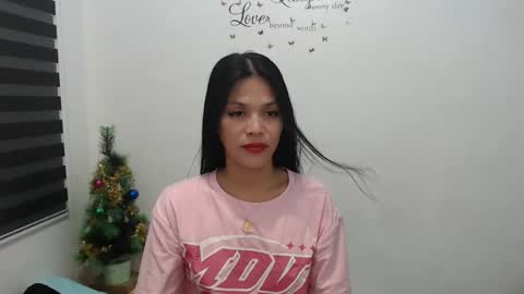hi im kim online show from December 2024 10:38:02 AM