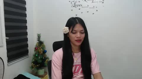 hi im kim online show from December 2024 01:44:02 PM