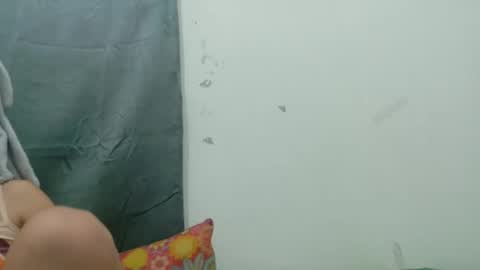 Snapshot of ursexy_pinay_skinny chatting on January 2026 05:22:01 AM im jenny online show from January 2026 05:22:01 AM