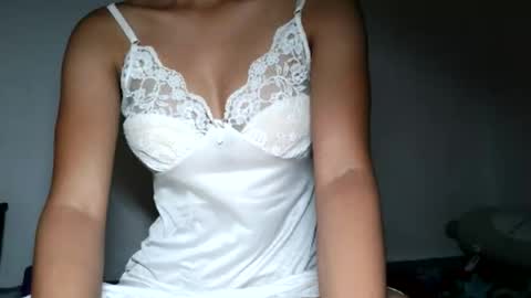 Snapshot of ursweetereca18 chatting on June 2026 02:33:01 PM ERECA online show from June 2026 02:33:01 PM