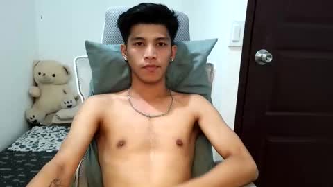 ursweetie_boy online show from April 2026 11:05:02 AM