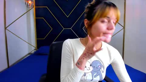 uryukim_ online show from March 2025 02:01:02 PM