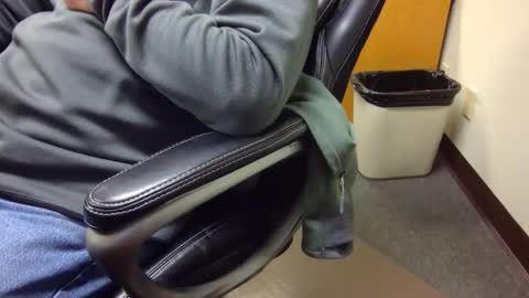 useemie online show from November 2025 09:20:01 PM