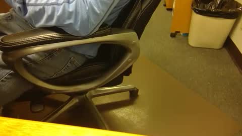 useemie online show from April 2026 06:19:01 PM