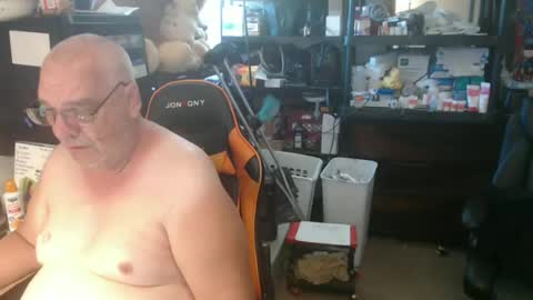 Snapshot of usgoober chatting on June 2026 12:04:02 PM Eric online show from June 2026 12:04:02 PM