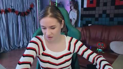 Leila online show from October 2025 07:03:01 PM