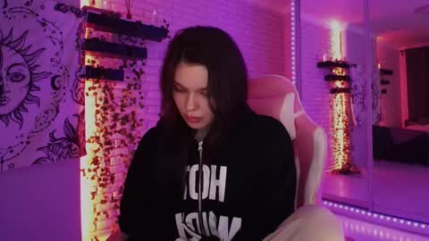 Eva online show from December 2024 07:54:01 PM