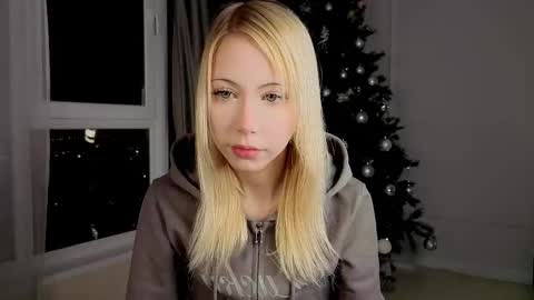 Chloe online show from February 2026 01:39:02 PM