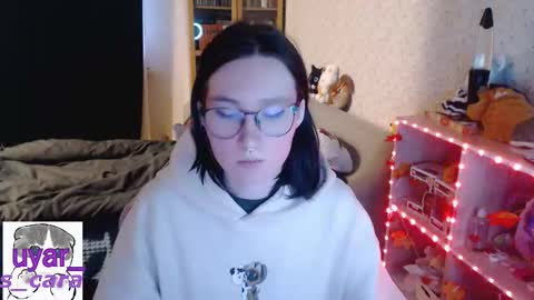 Cara online show from November 2025 12:38:02 PM