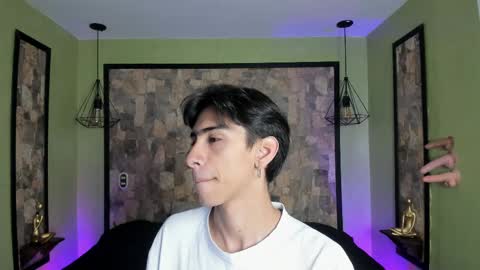 Snapshot of uyukie chatting on September 2025 11:21:01 AM UYUKIE online show from September 2025 11:21:01 AM