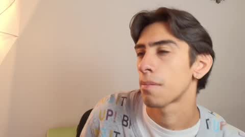 Snapshot of uyukie chatting on October 2025 11:33:02 AM UYUKIE online show from October 2025 11:33:02 AM