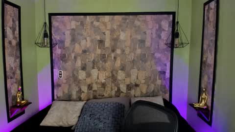 Snapshot of uyukie chatting on October 2025 11:33:02 AM UYUKIE online show from October 2025 11:33:02 AM