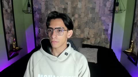 Snapshot of uyukie chatting on October 2025 01:00:02 PM UYUKIE online show from October 2025 01:00:02 PM