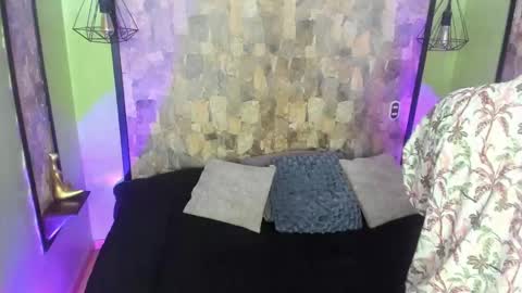 Snapshot of uyukie chatting on October 2025 11:31:02 AM UYUKIE online show from October 2025 11:31:02 AM