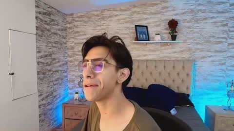 Snapshot of uyukie chatting on October 2025 11:33:02 AM UYUKIE online show from October 2025 11:33:02 AM