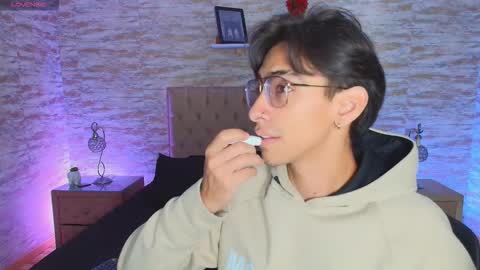 Snapshot of uyukie chatting on November 2025 11:11:02 AM UYUKIE online show from November 2025 11:11:02 AM