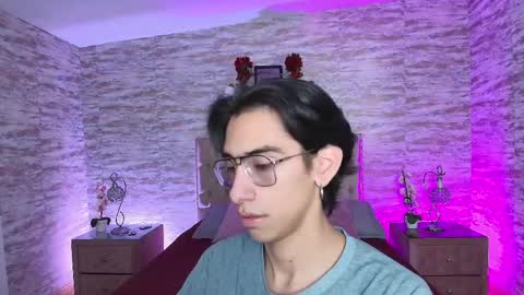 Snapshot of uyukie chatting on April 2026 04:07:01 AM UYUKIE online show from April 2026 04:07:01 AM