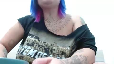 Vah Oliver online show from November 2025 07:12:02 PM