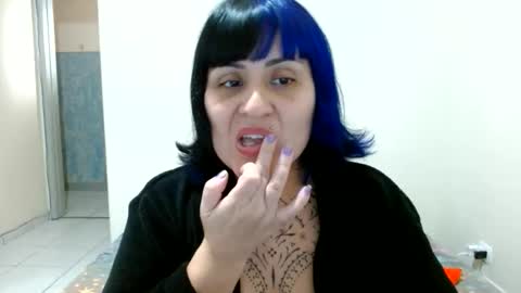 Snapshot of vaholiver chatting on May 2026 06:37:02 PM Vah Oliver online show from May 2026 06:37:02 PM