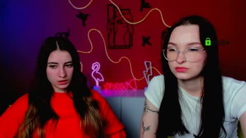 Snapshot of vaiolet_lovely chatting on April 2026 05:19:01 AM vaiolet_lovely online show from April 2026 05:19:01 AM